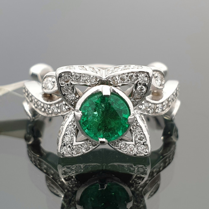 Išskirtinis ir prabangus žiedas su smaragdais ir briliantais (1854)