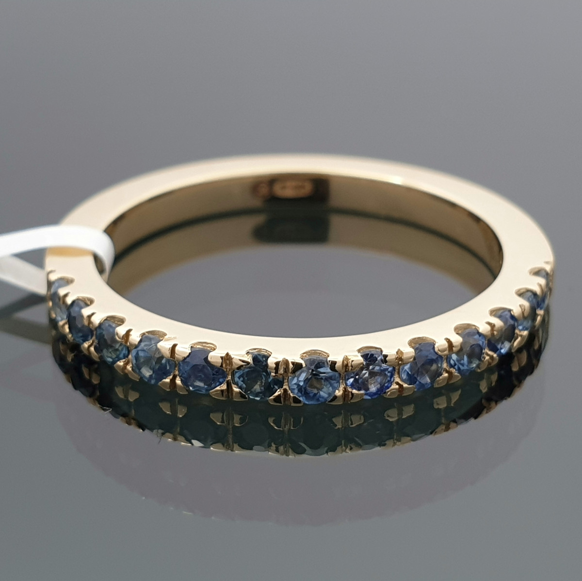 Geltono aukso žiedas dekoruotas mėlynais safyrais (1706) 1