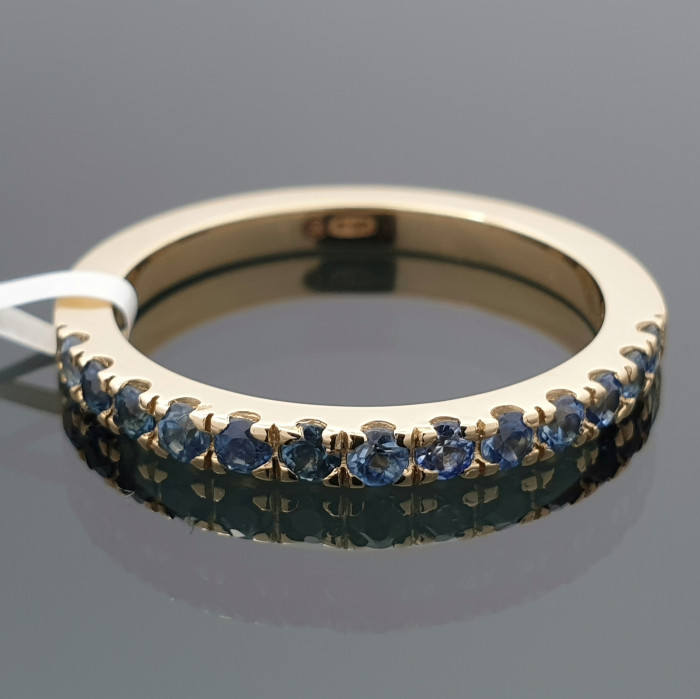 Geltono aukso žiedas dekoruotas mėlynais safyrais (1706)