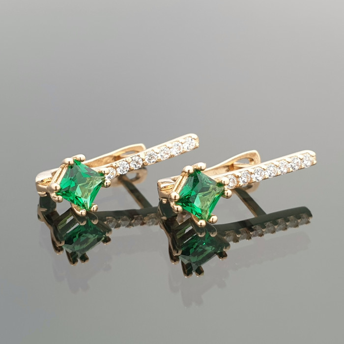 Auksiniai auskarai dekoruoti žaliomis akutėmis (667)