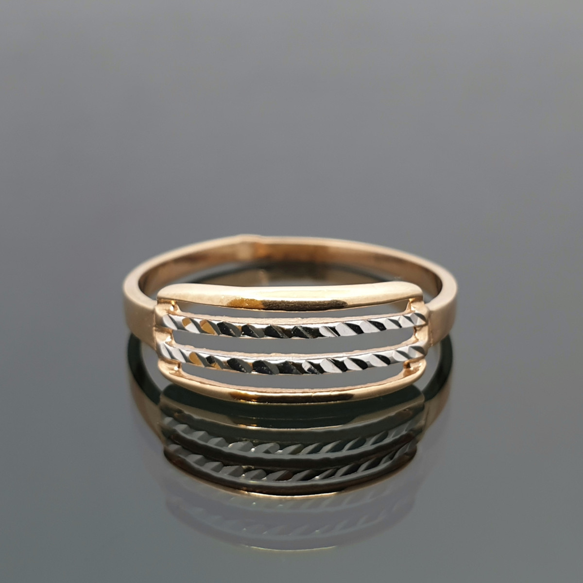 Auksinis žiedas su balto aukso detalėmis 1