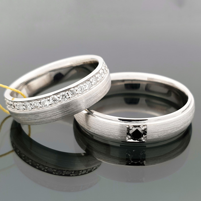 Balto aukso vestuviniai žiedai su briliantais ir juodu deimantu (vz138)