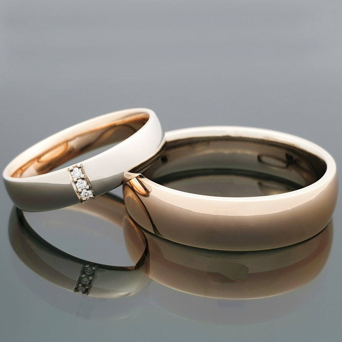 Dviejų spalvų vestuviniai žiedai su briliantais (vz148) 1