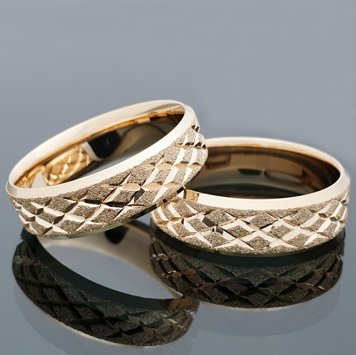 Auksiniai vestuviniai žiedai "Rombai" (125)