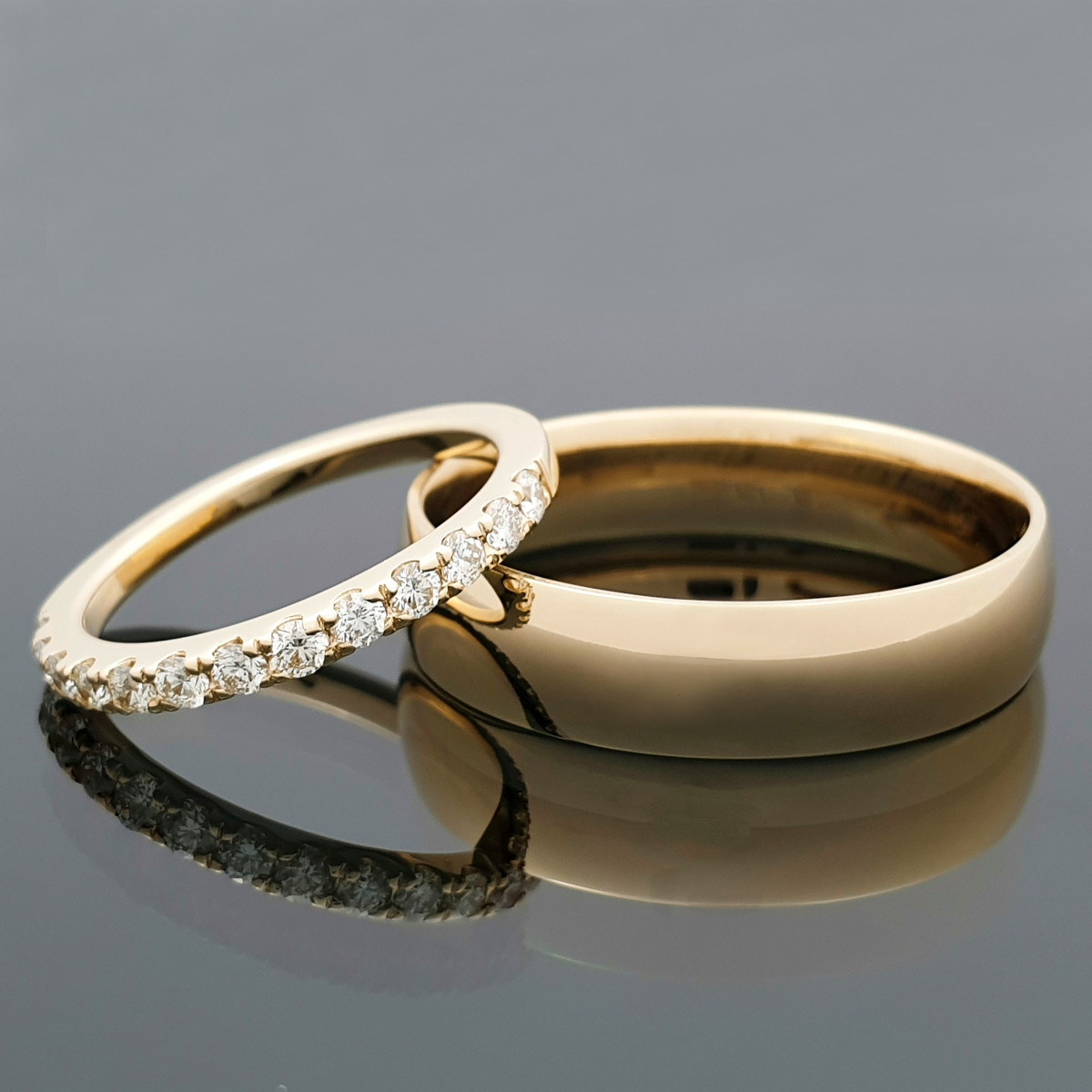 Geltono aukso vestuviniai žiedai su briliantų juostele (vz128)