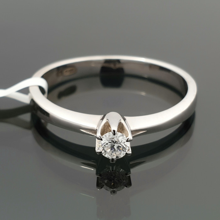 Balto aukso sužadėtuvių žiedas su deimantu (2128)