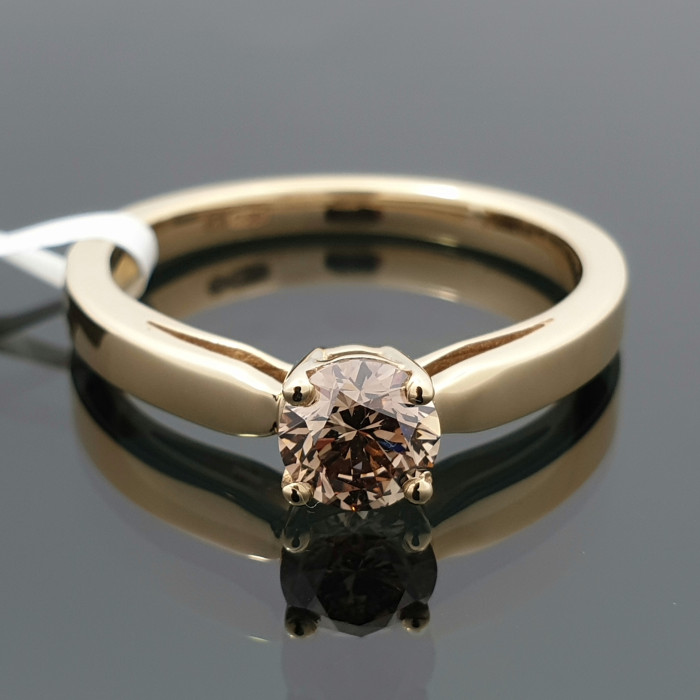 Geltono aukso sužadėtuvių žiedas su konjakiniu deimantu (2082)