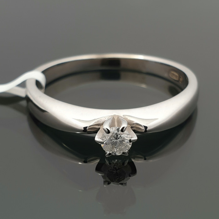 Balto aukso sužadėtuvių žiedas su deimantu (2134)