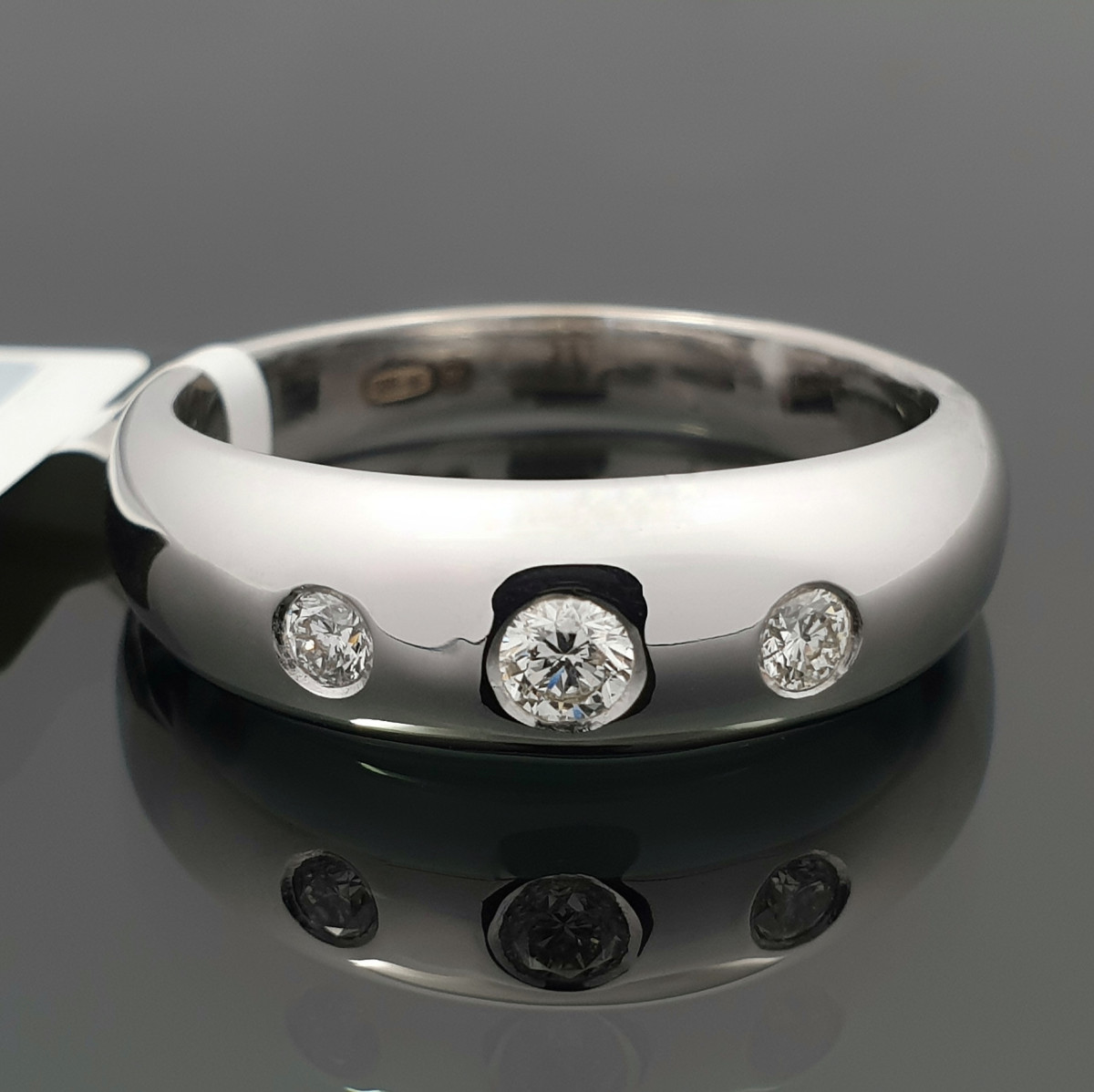  White gold ring with diamonds (2198) 1