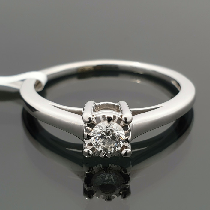 Balto aukso sužadėtuvių žiedas su deimantu (2284)