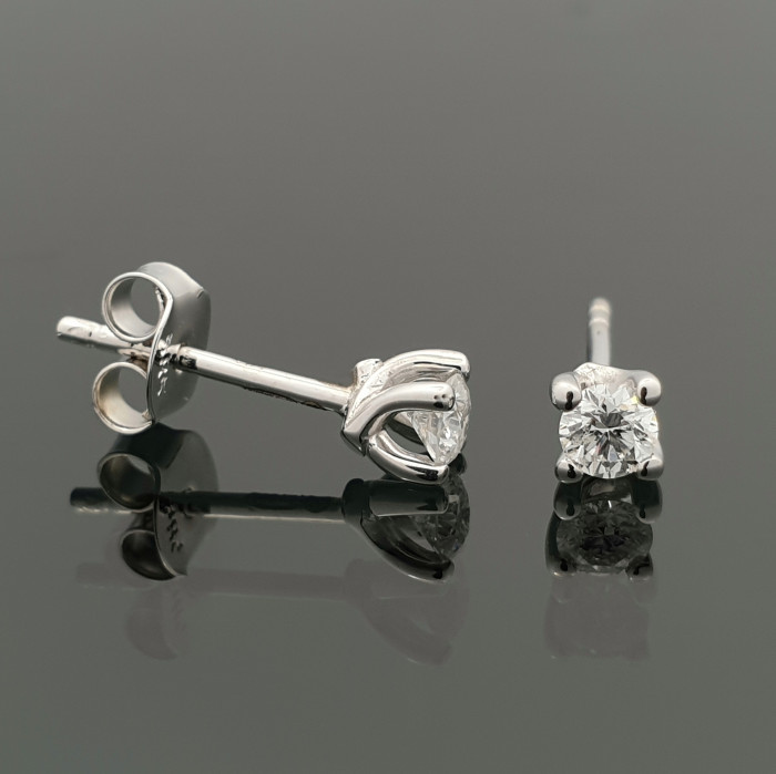 White gold earrings with diamonds (404)