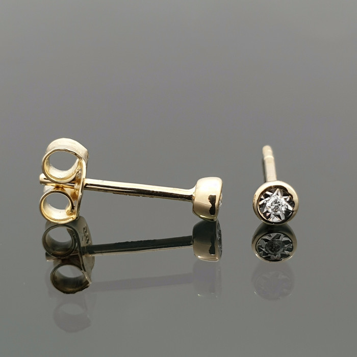 Small gold earrings with diamonds (439)