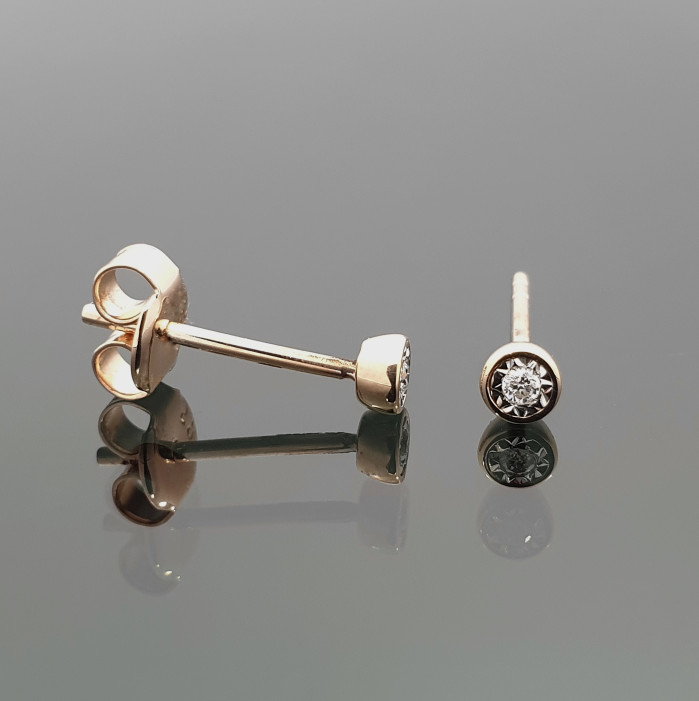 Small gold earrings with diamonds (440)