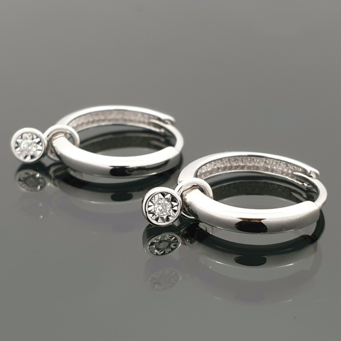 Round earrings with diamond pendants (447)