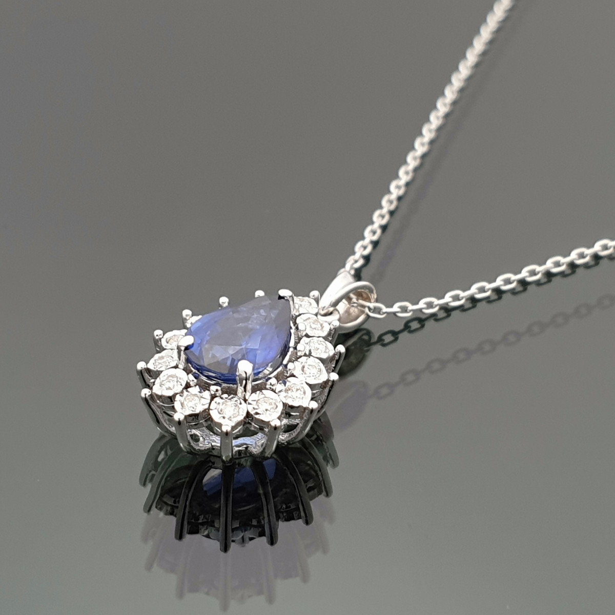 White gold chain with blue sapphire and diamonds (289) 1