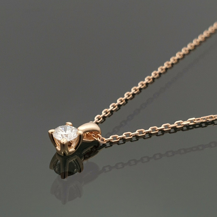 Gold chain with diamond pendant (296)