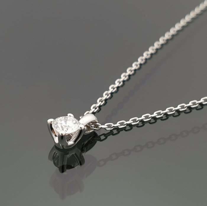 Gold chain with diamond pendant (297)