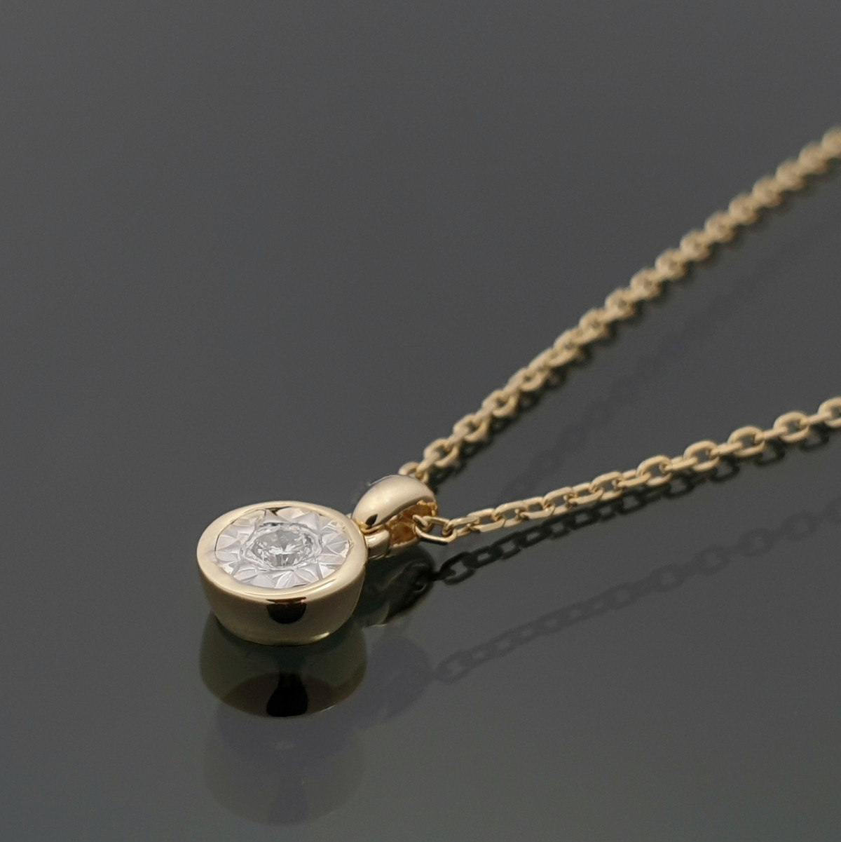 Gold chain with diamond pendant (309) 1