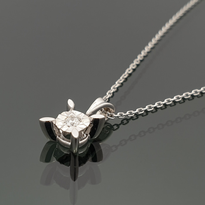 Gold chain with diamond pendant (315)