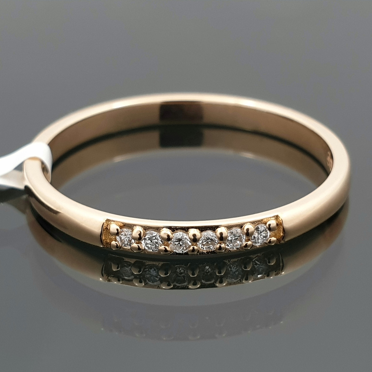 Minimalistinis auksinis žiedas su deimantais (2255) 1