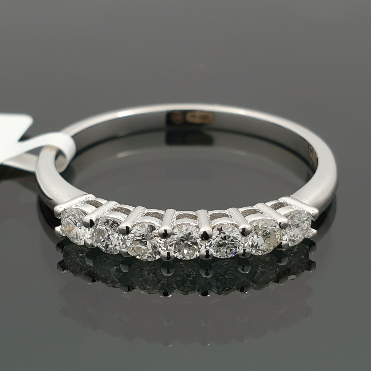 Auksinis žiedas su deimantų juostele (2265) 1