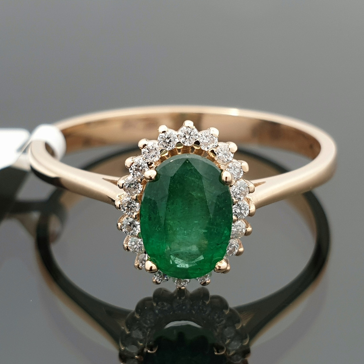 Gold Ring with Emerald and Diamonds (2270) 1