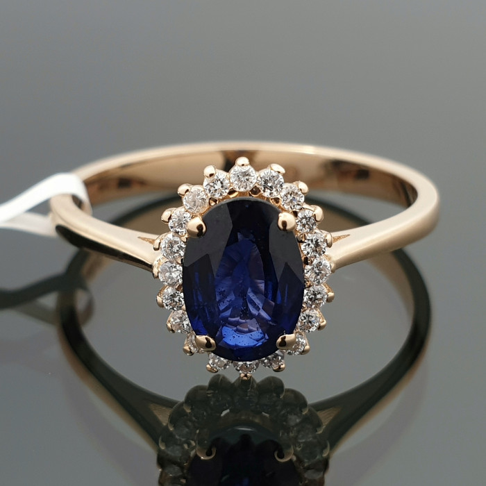 Rausvo aukso žiedas su mėlynu safyru ir deimantais (2274)