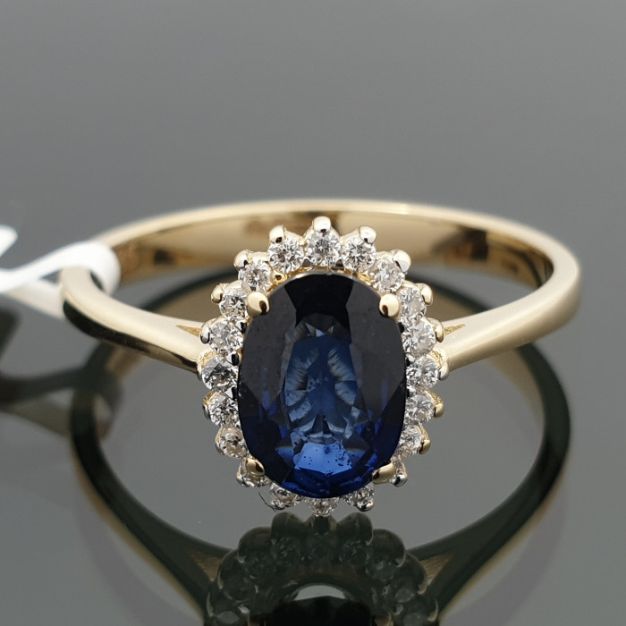 Geltono aukso žiedas su mėlynu safyru ir deimantais (2275)