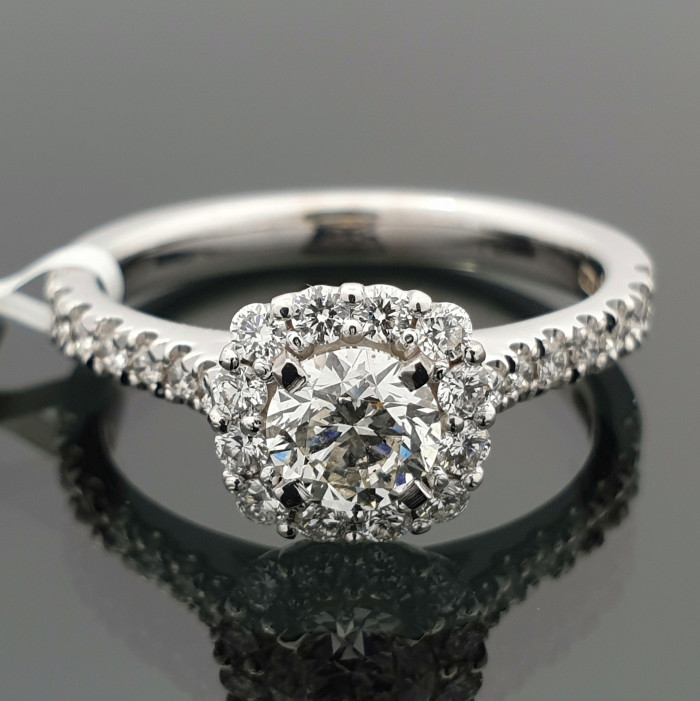 Luxury Halo Engagement Ring with Diamonds (2292)