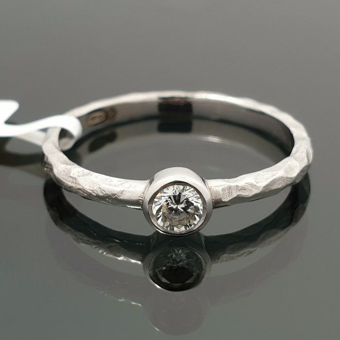 White Gold Ring with Diamond (2359)