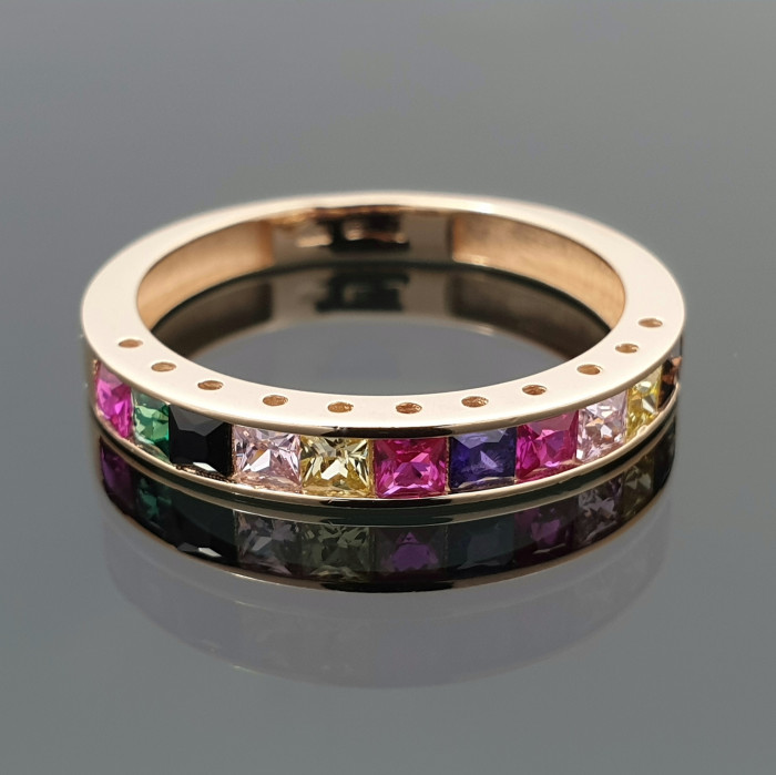 Auksinis žiedas su spalvotų akučių juostele (1459)