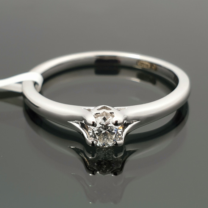 Balto aukso klasikinis sužadėtuvių žiedas su deimantu (2367)