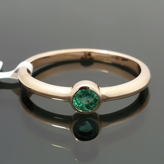 Auksinis žiedas su smaragdu (2385)