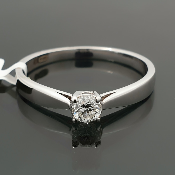 Balto aukso sužadėtuvių žiedas su deimantu "Mariana" (2395)