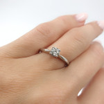 Classic engagement ring with diamond  6