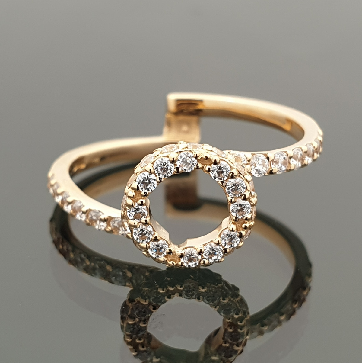 Gold ring with eyes (1721) 1