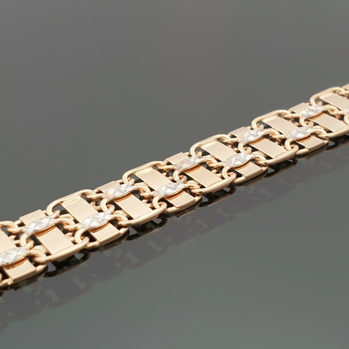 Gold bracelet (630)