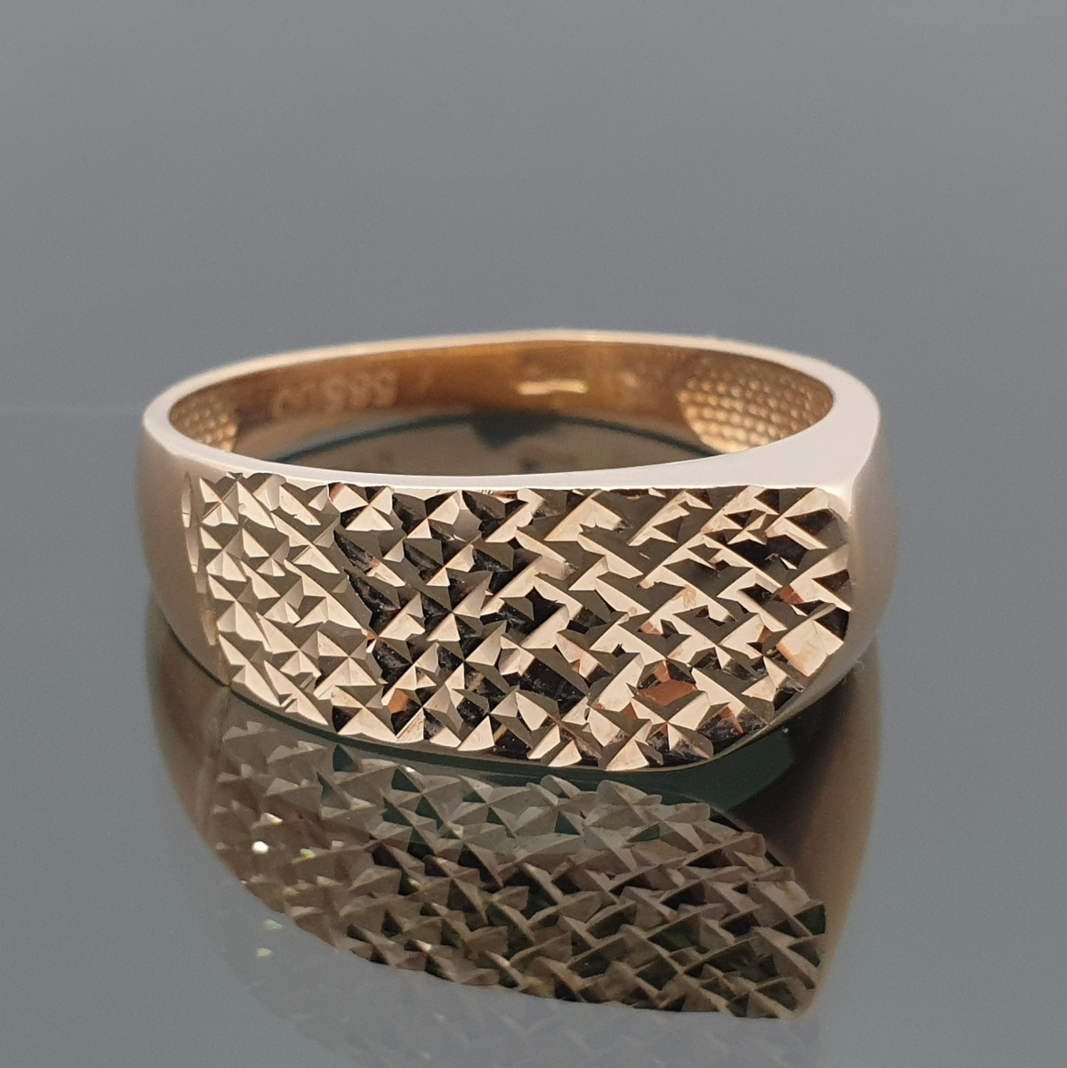 Exclusive ladies gold ring (1664) 1