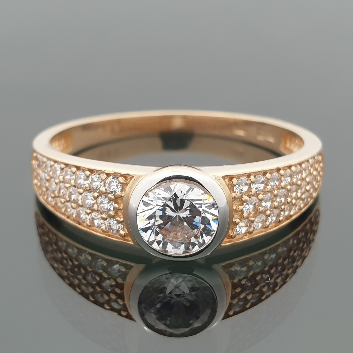 Ladies gold ring with eyes (1754) 1