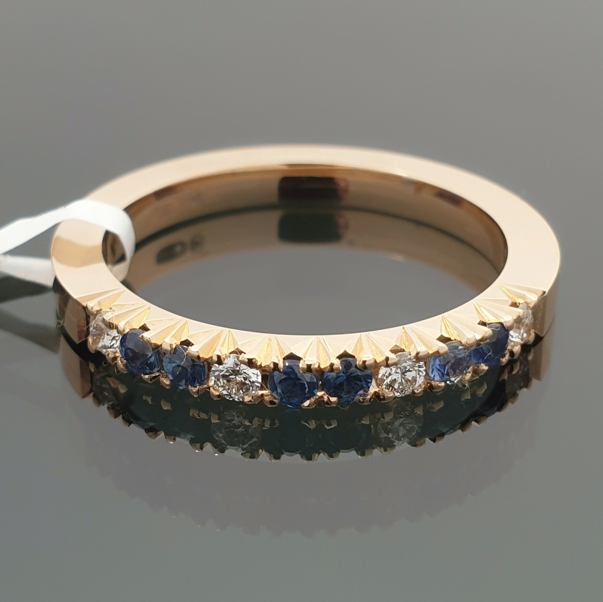 Gold ring with diamonds and blue sapphires (2526) 1