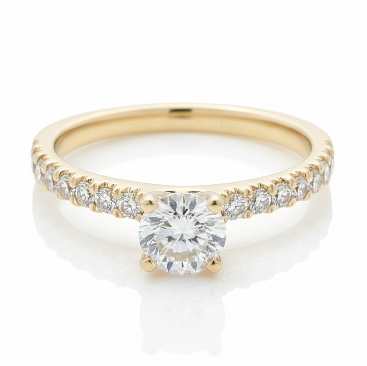 Moderns zelta saderināšanās gredzens ar dimantiem (3067), Mūsdienīgi saderināšanās gredzeni, Zelta standarts: 585, Produkta foto svars: 2.22 g, Dārgakmeņi: Izcili, Dārgakmens svars: 0.30 ct (IGI719528152)
, Dārgakmens svars ct.: 0.30-0.69 ct, Papildu dārgakmeņu svars: 0.22 ct - Rotājumlietas internetā