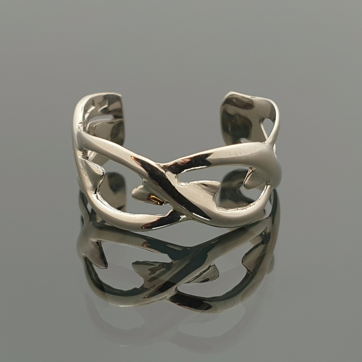 White gold toe ring (1830) 1