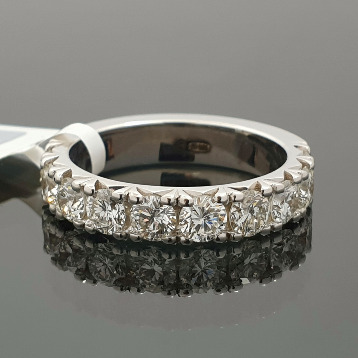 White Gold Luxury Diamond Band (2640) 1