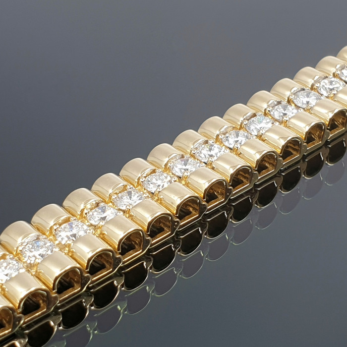 Exclusive luxury bracelet with diamonds (85)