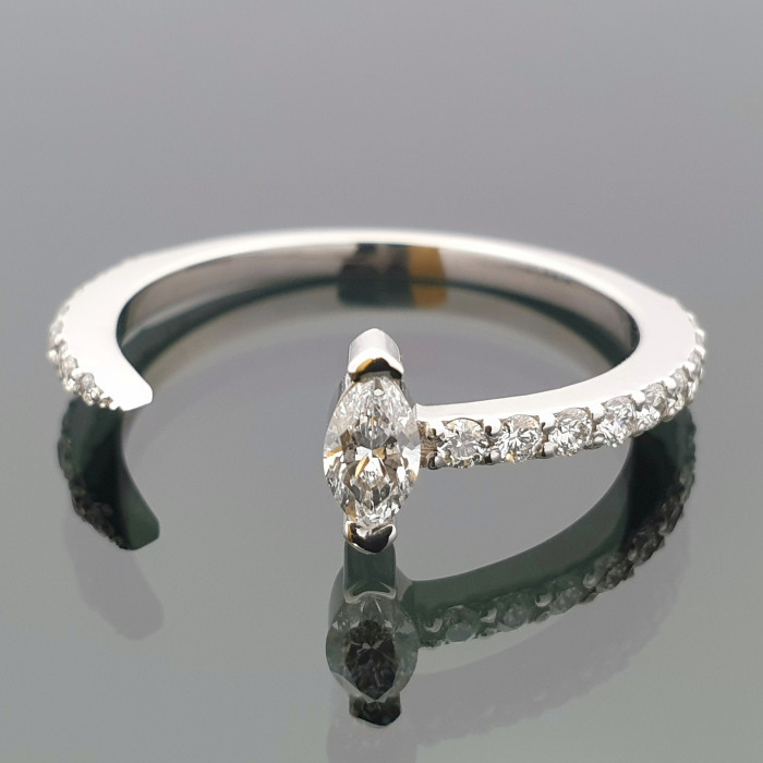 Unique and exclusive ring with a diamond "Marquise" (2731)