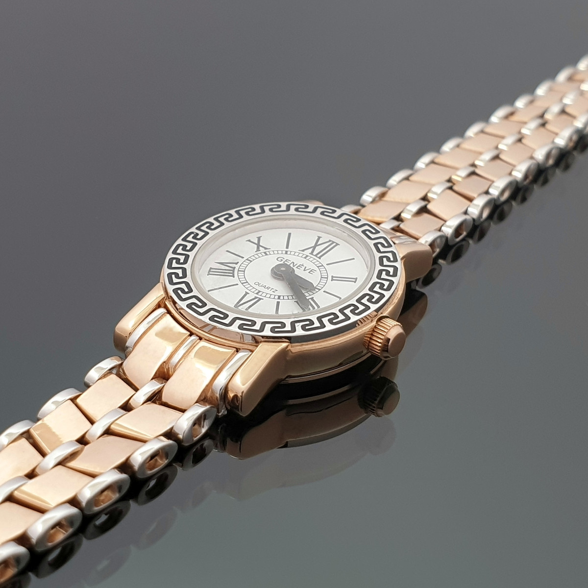 Gold watch (680) 1