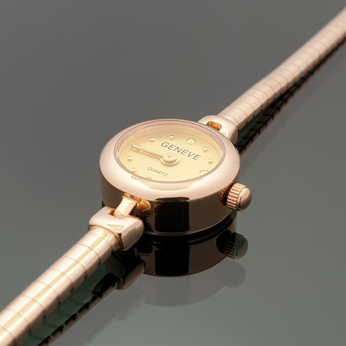 Gold watch (684) 1
