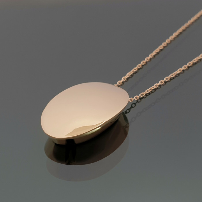 Gold chain with pendant (1531)