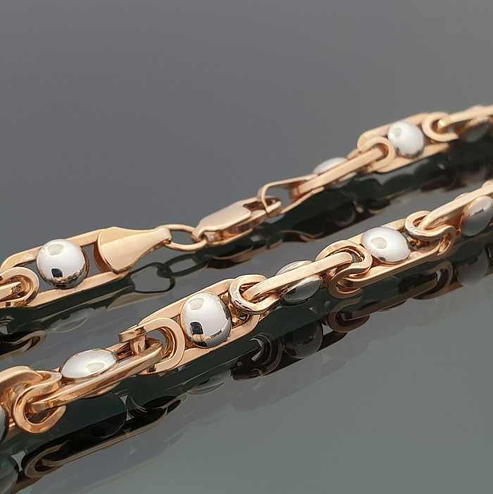 Large gold chain (1590)