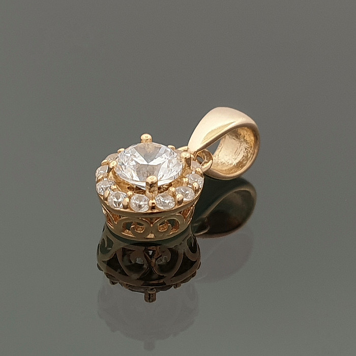 Gold pendant with eyelets (1008)